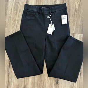 Good American Black Power Stretch Pull-On Straight Jeans. Size Medium.